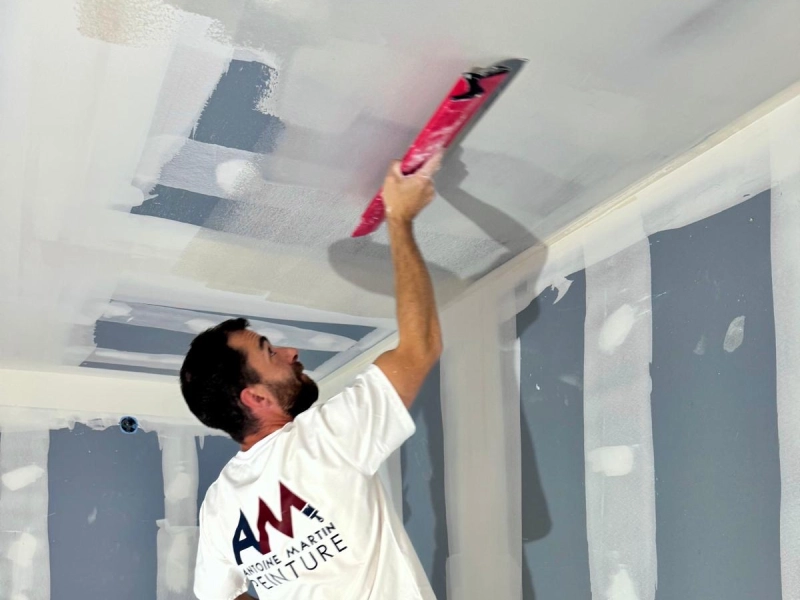 Peinture d'un plafond à Caen